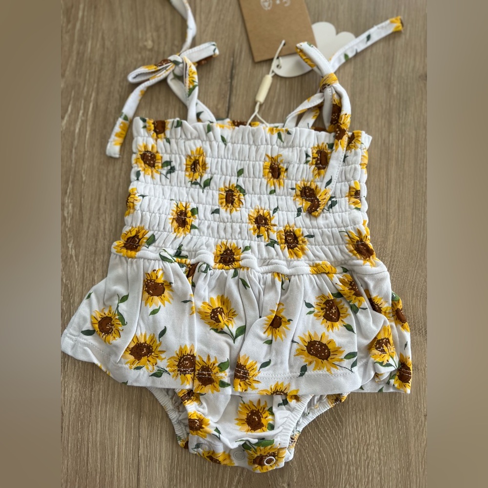 NWT Angel Dear Bamboo Sunflower Ditsy Smocked Bubble With Skirt 0-3m